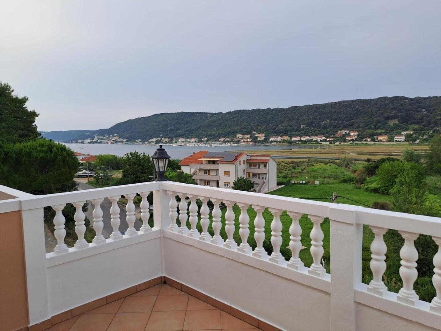 Apartments Mig - With Beautiful Garden Supetarska Draga Zewnętrze zdjęcie