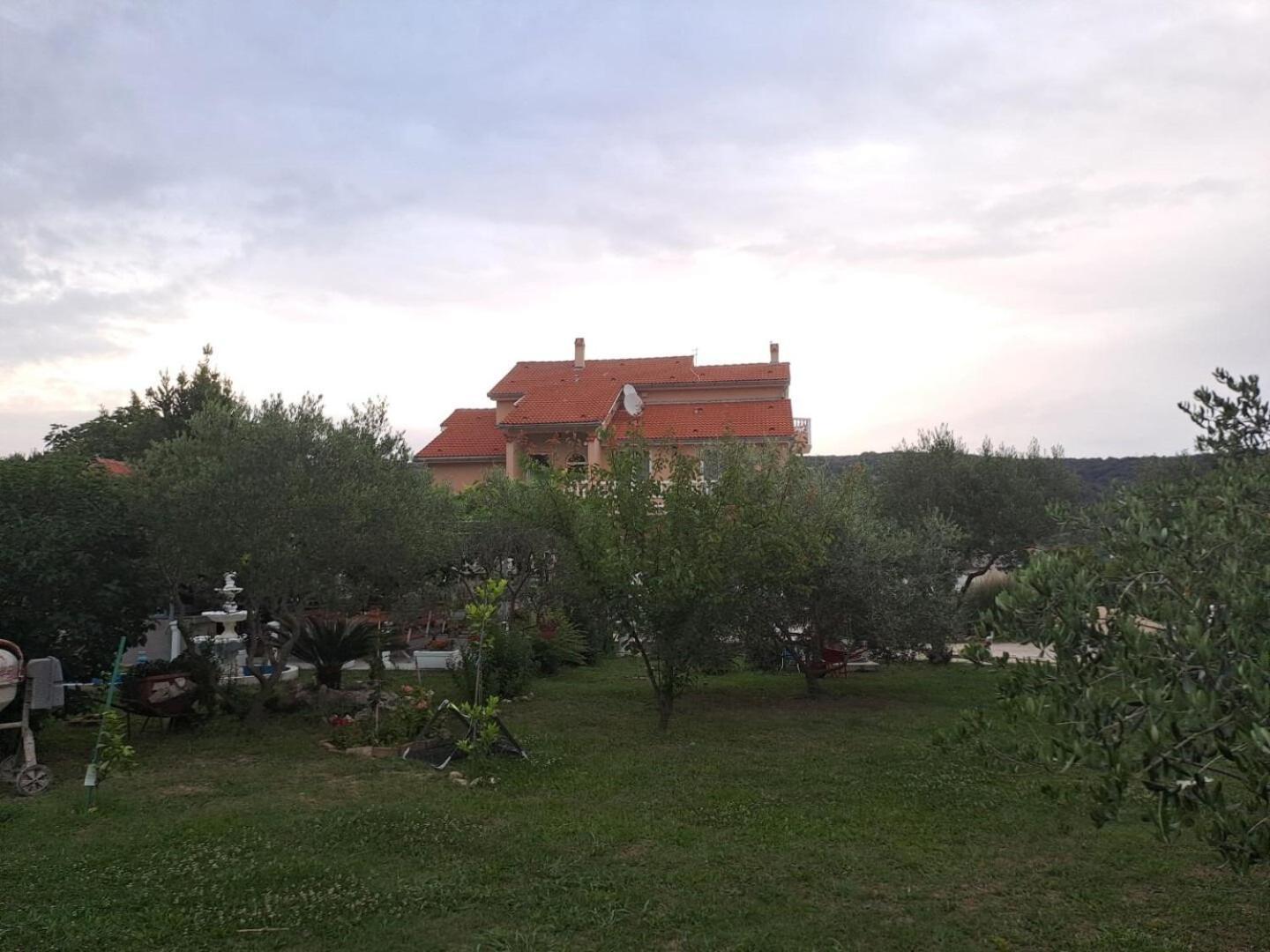 Apartments Mig - With Beautiful Garden Supetarska Draga Zewnętrze zdjęcie